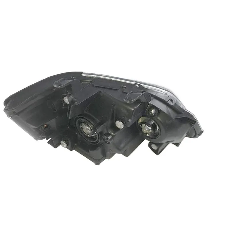 8111028830 Headlight for TOYOTA VOXY NOAH AZR60G 2005 - Image 03