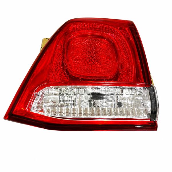 81581-60180 Tail Light for TOYOTA Land Cruiser 2007 Right
